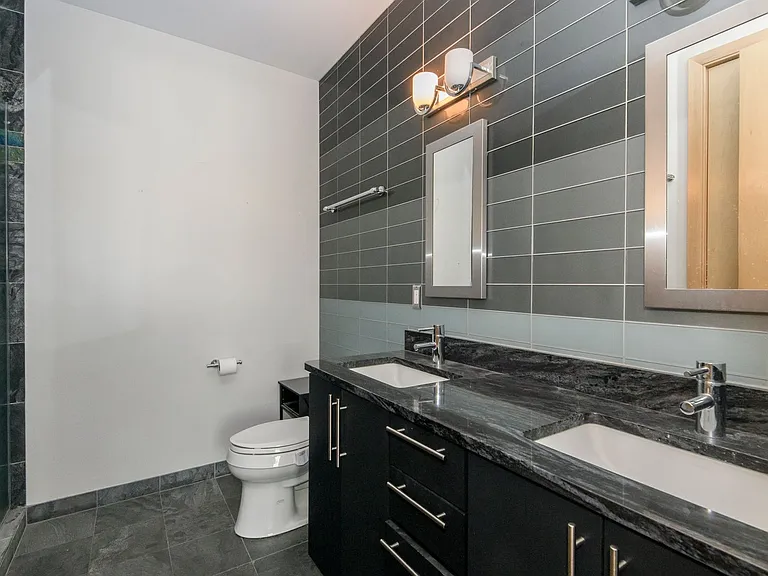 239 E Chicago St #307 — Photo 14
