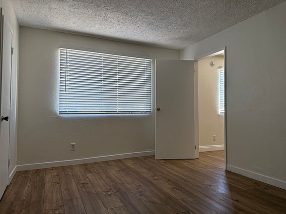 3rd image of 22411 Del Valle St