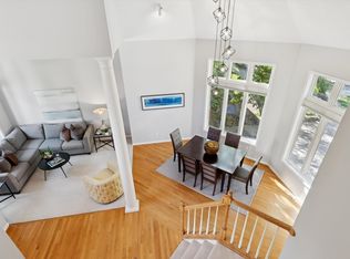 1312 Summit Oaks Dr, Burnsville, MN 55337