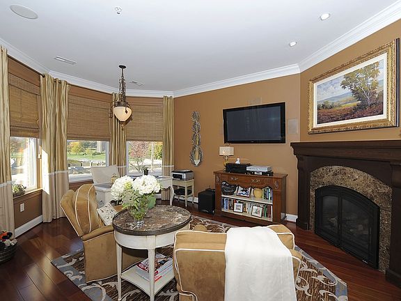 Master Sitting Area