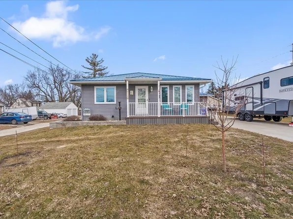113 8th St SE, Oelwein, IA 50662