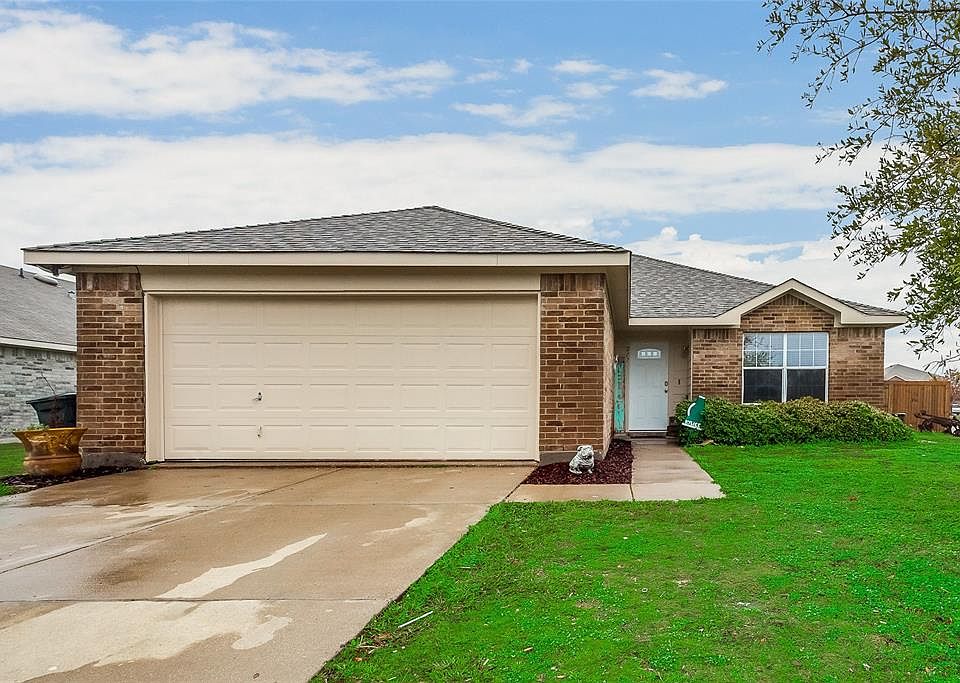 1st image of 217 Palomino Dr