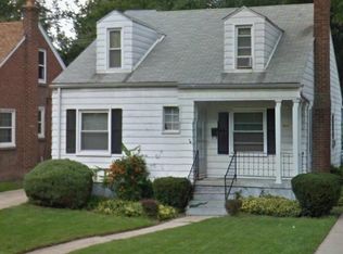 1804 Anita Ave, Grosse Pointe Woods, MI 48236