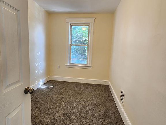 4th image of 170 Williams Ave #2