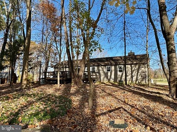 5th image of 2300 Manor Cir