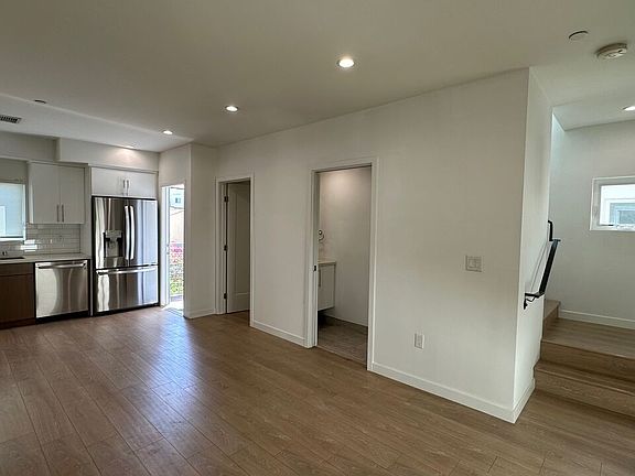 4th image of 5226 Satsuma Ave