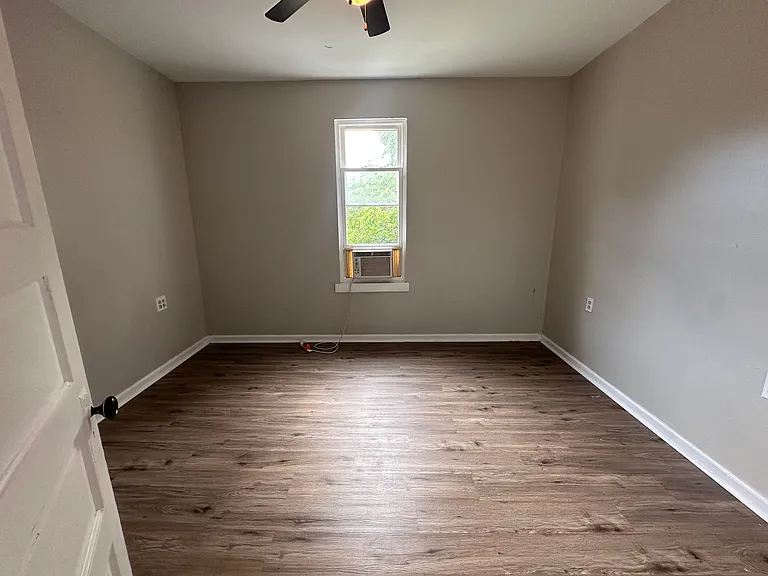263 Glenwood Dr — Photo 11