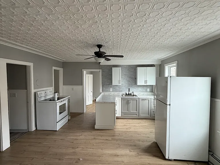 39 Knox St #7 — Photo 7