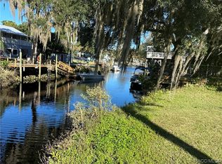 11567 N Kayak Point, Inglis, FL 34449