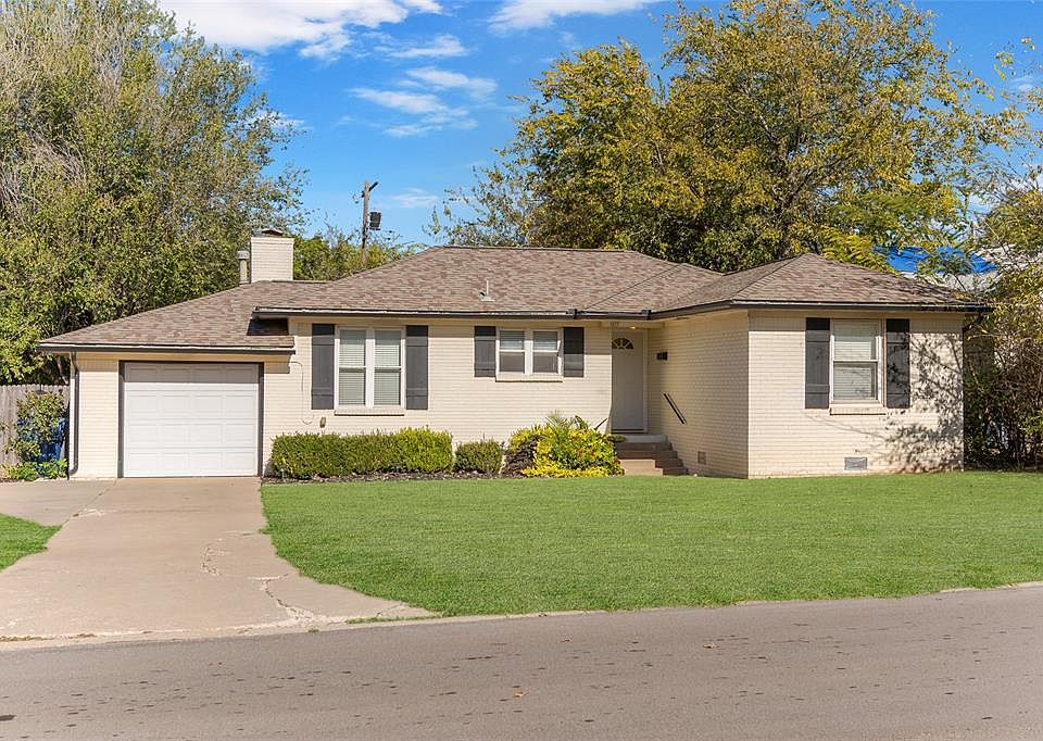 1st image of 1419 Oxford Way
