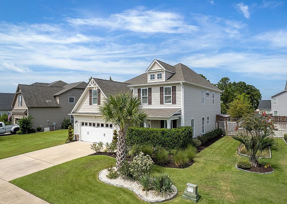 1st image of 719 Pine Cone Dr
