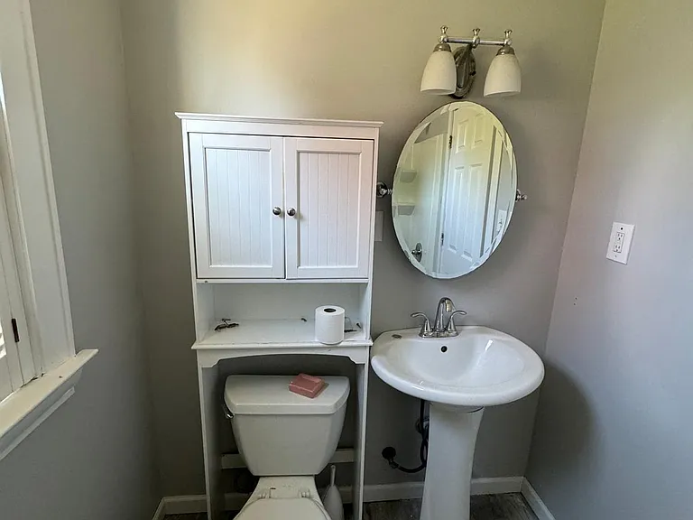 44 Tuttle Pl — Photo 9