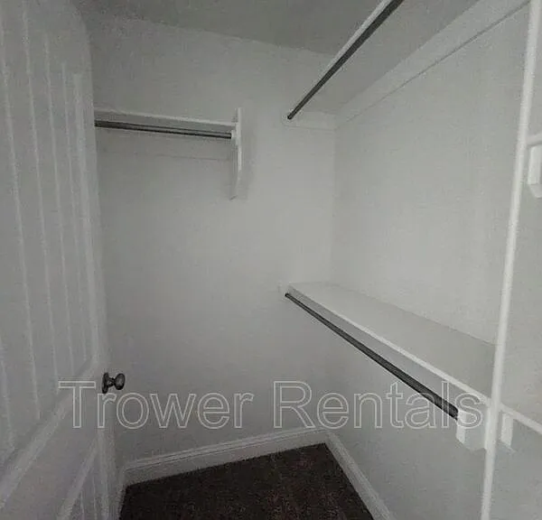 1021 E 90th Ct — Photo 7