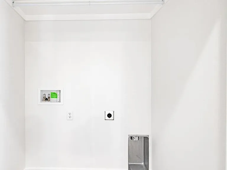 3224 Alameda St — Photo 16