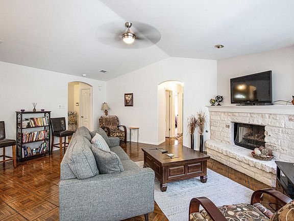 5th image of 6106 London Dr