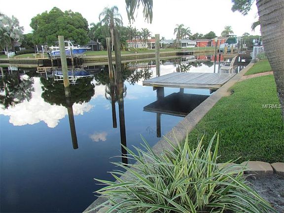 5th image of 9497 Sun Isle Dr NE