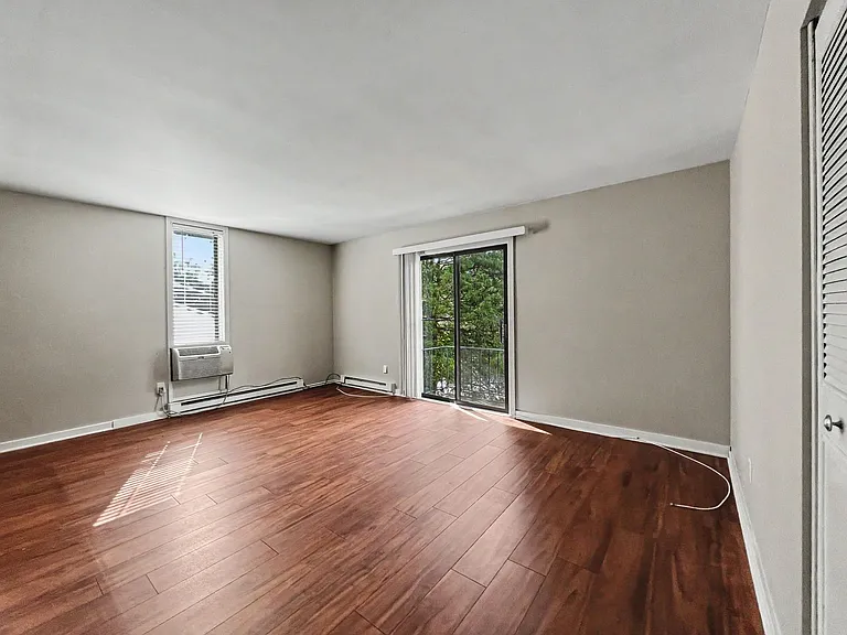 406-408 W Lafayette St — Photo 10