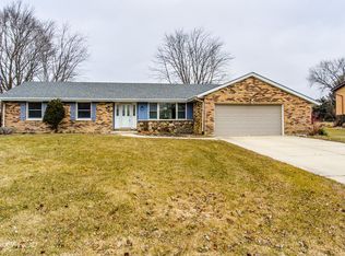 711 Wagon Dr, New Lenox, IL 60451