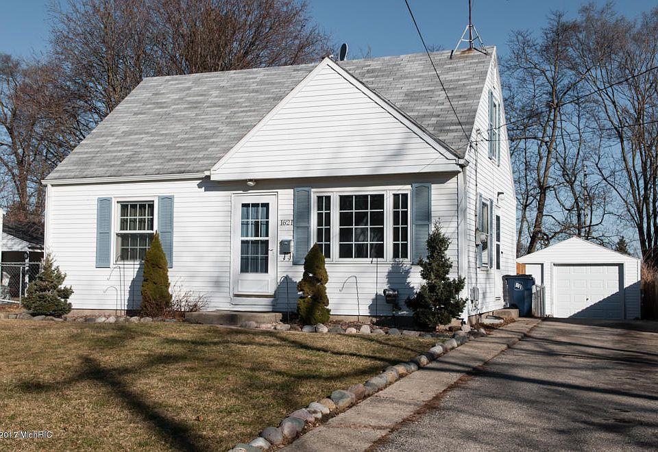 1st image of 1621 Roseland Ave