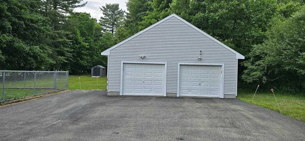 3 bed, 1.5 bath, 1344 sqft, $3,100 — Photo 4