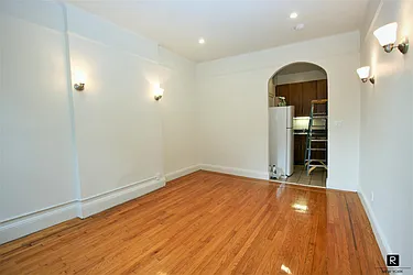 Rented by R New York