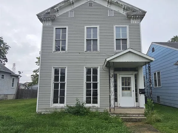 129 S Cherry St, Centralia, IL 62801