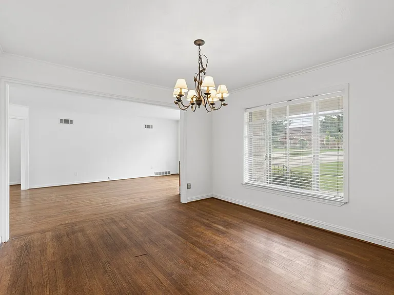 1108 Larchmont Ln — Photo 14
