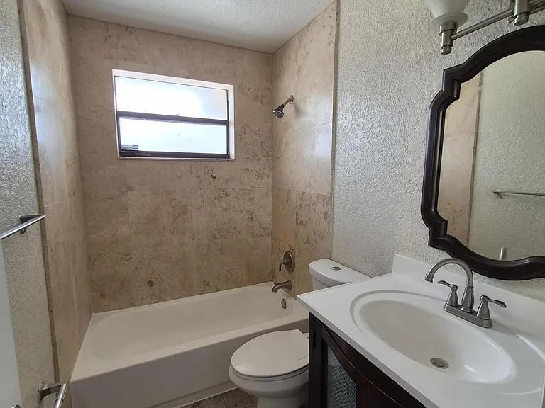 10039 Winding Lake Rd #202 — Photo 10