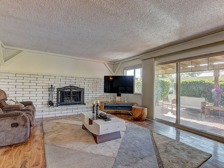 3751 El Camino Rd — Photo 13