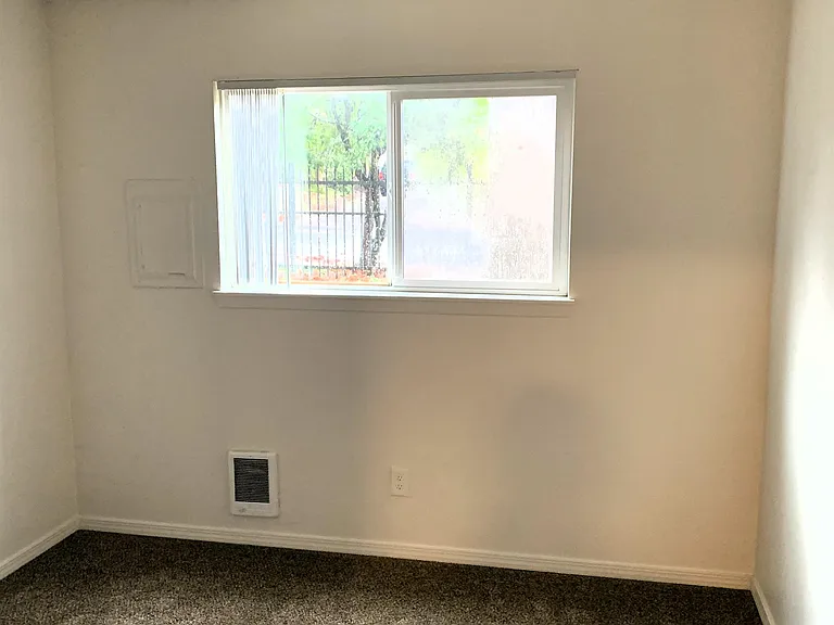2301 SE Courtney Ave #10 — Photo 7