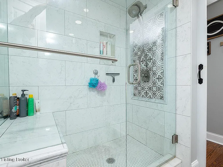 211 S Sherrin Ave — Photo 28