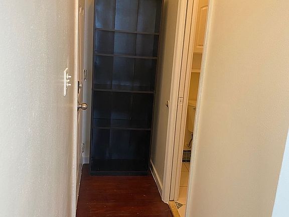4th image of 2320 N Dixie Hwy #203