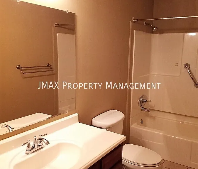 2679 Beverly Blvd SW — Photo 10