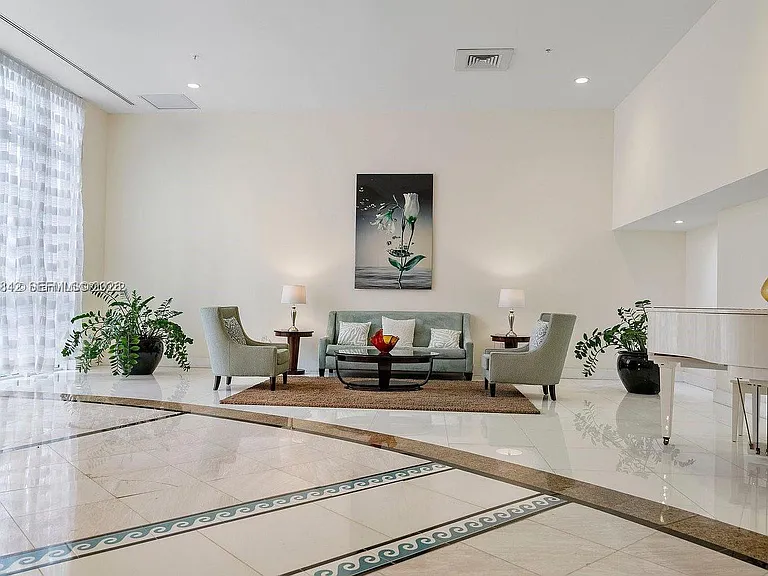 6301 Collins Ave #2203 — Photo 13