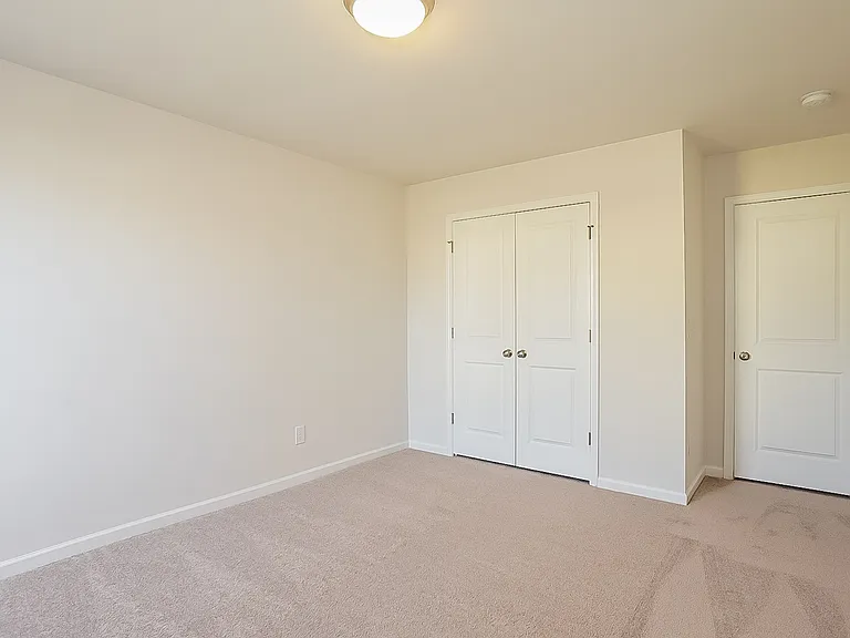 732 Courtland Dr — Photo 9
