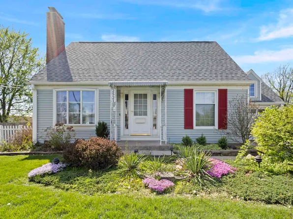 2521 Bolton Dr, Fort Wayne, IN 46805