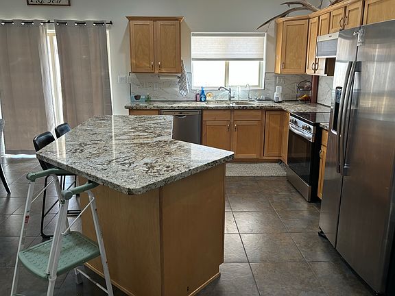 2nd image of 3031 W Park Plaza Dr