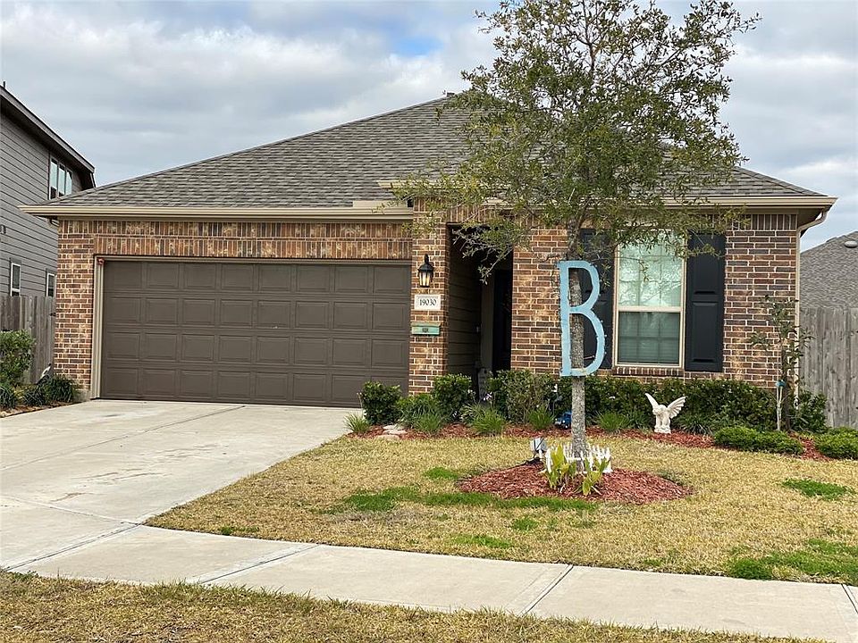 1st image of 19030 Whitehaven Bend Ln