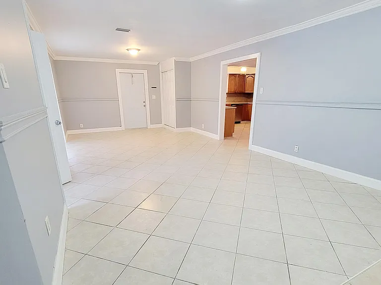 2021 NW 64th Ave #A — Photo 4
