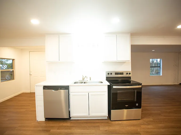 13118 Old River Dr — Photo 5