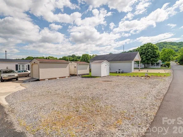 73 Polka Ln, Waynesville, NC 28785