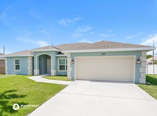 1725 SW Finch Ln, Port Saint Lucie, FL 34953