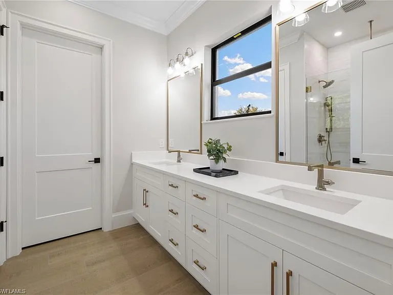 2721 Van Buren Ave — Photo 12