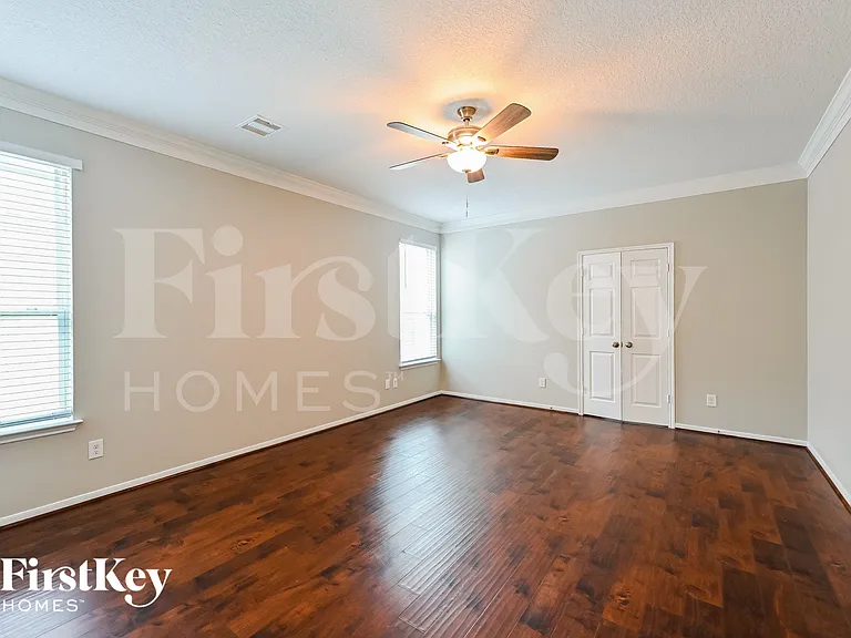 4822 Jarl Ct — Photo 10