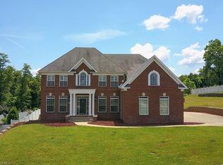 36 Wyndemere Dr, Parkersburg, WV 26105