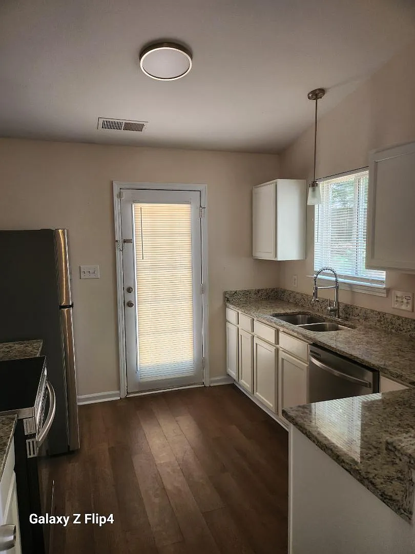 2828 Oasis Ln. — Photo 4