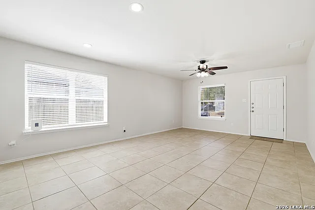 3 bed, 2.0 bath, 1463 sqft, $1,450 — Photo 2
