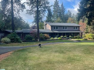 1430 Country Club Rd, Hood River, OR 97031