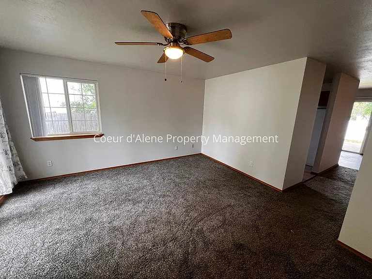 3214 N 10th St — Photo 3