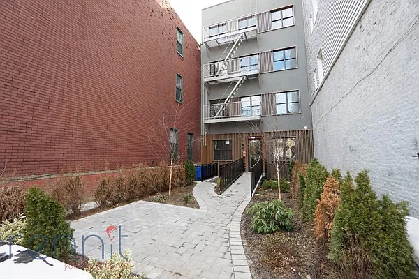 Rented by Rennit Inc. | media 30
